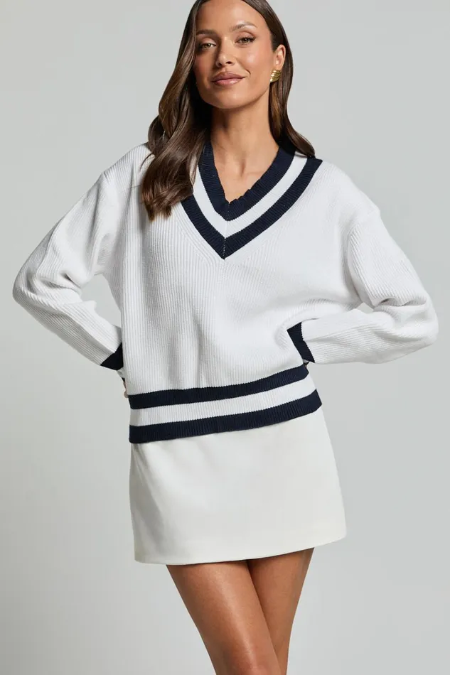 Berri Jumper 8211 Contrast V Neck Knit Jumper In IvoryBlack Women Showpo Knitwear