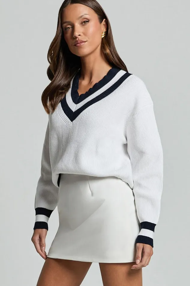 Berri Jumper 8211 Contrast V Neck Knit Jumper In IvoryBlack Women Showpo Knitwear