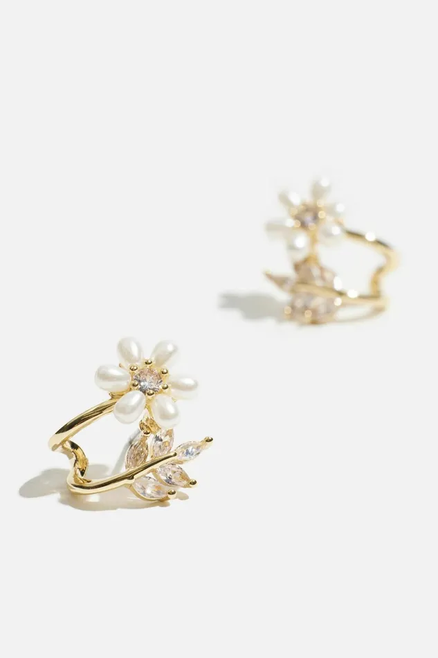 Dynamite Earrings Women Pearl Flower and Leaf Huggie Earrings White