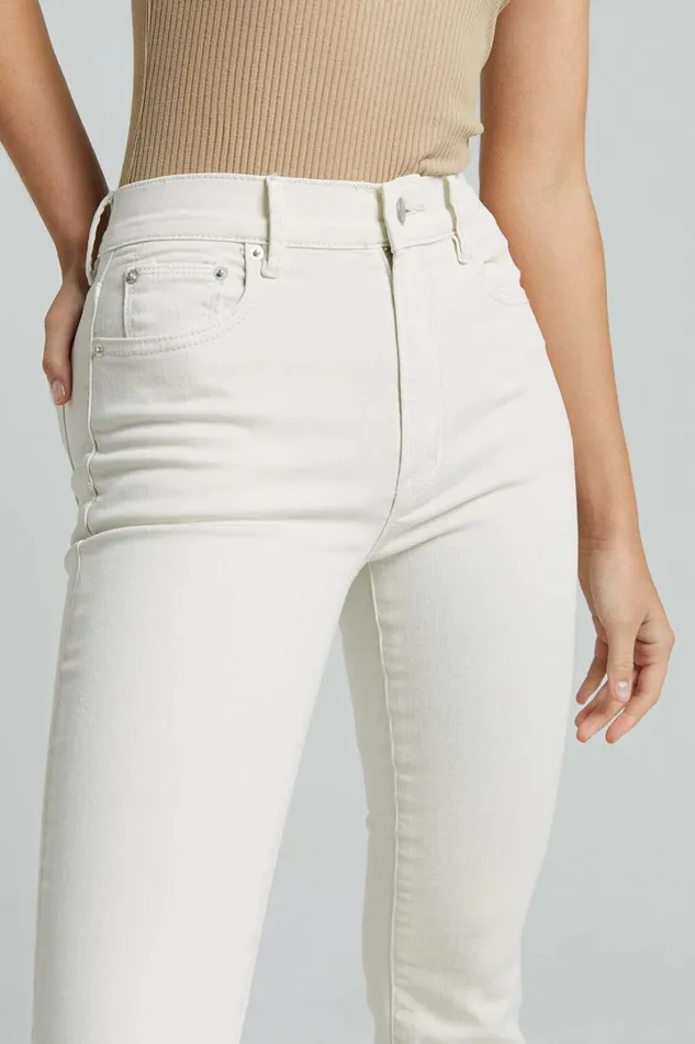 Elizena Jeans 8211 Mid Rise Step Hem Cropped Denim Jeans In Ecru Women Showpo Jeans