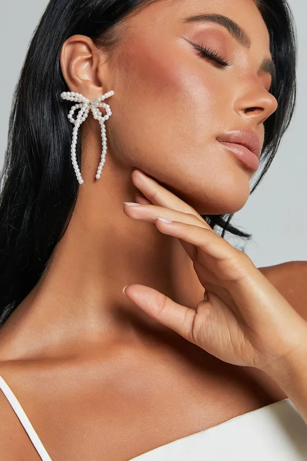 Jenny Earrings 8211 Ribbon Pearl Statement Earrings In White Women Showpo Earrings
