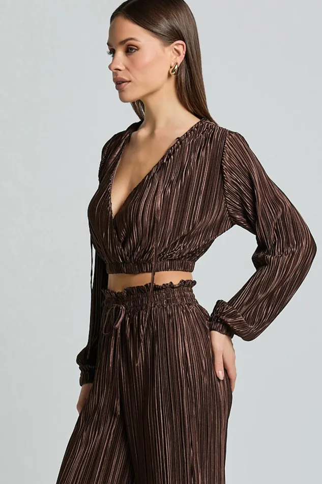 Kallie Top 8211 Tie Back Plisse Long Sleeve Crop Top In Chocolate Women Showpo Tops