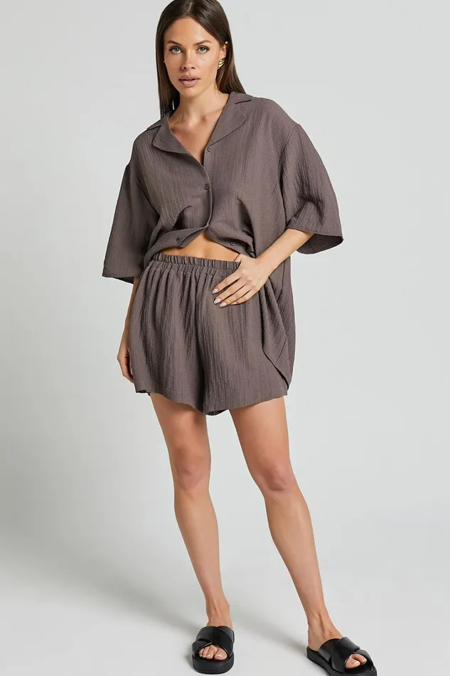 Kiana Shorts 8211 High Elasticated Waist Relaxed Shorts In Mocha Women Showpo Shorts