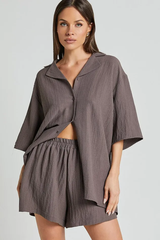 Kiana Shorts 8211 High Elasticated Waist Relaxed Shorts In Mocha Women Showpo Shorts