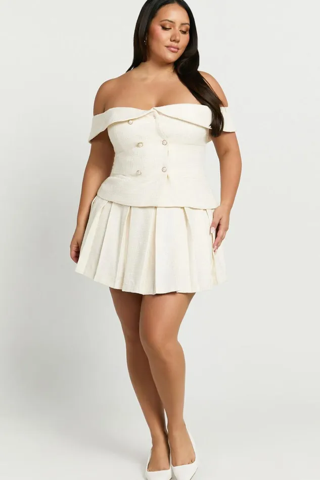 Maggie Mini Skirt 8211 Pleated Mid Rise Boucle Skirt In Cream Women Showpo Skirts