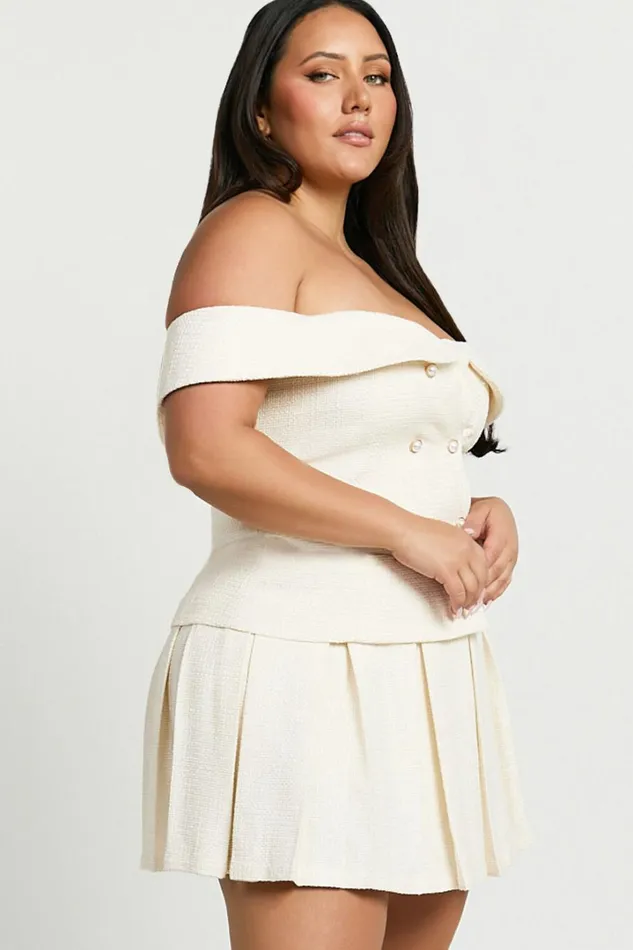 Maggie Mini Skirt 8211 Pleated Mid Rise Boucle Skirt In Cream Women Showpo Skirts