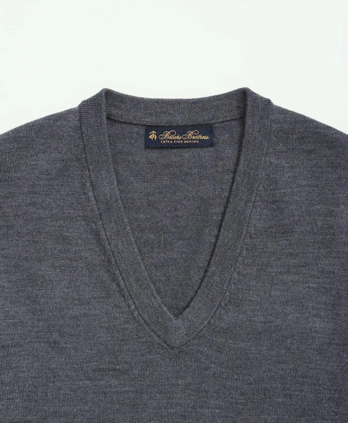 Men Fine Merino Wool VNeck Sweater Grey Heather Brooks Brothers Sweaters