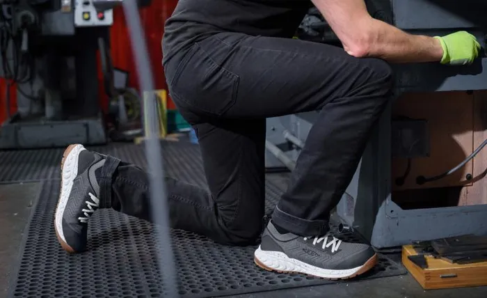 Men KEEN Work Boots and Shoes Arvada Shift CarbonFiber Toe BlackMagnet Work Slipon Men KEEN Work Boots and Shoes Arvada Shift CarbonFiber Toe BlackMagnet Work Slipon