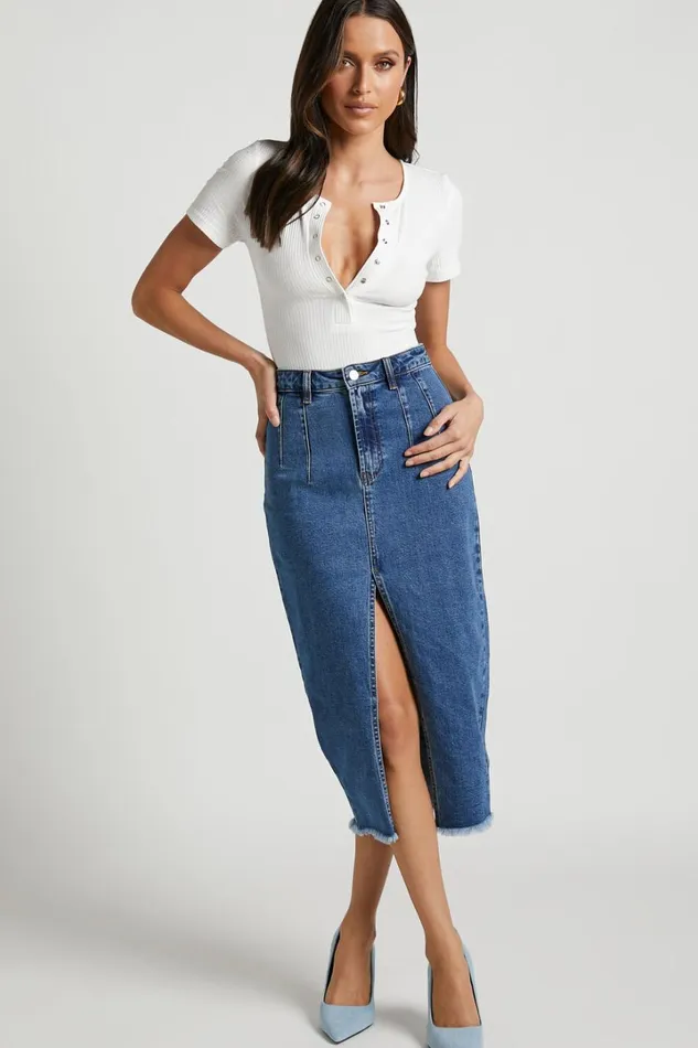 Orla Bodysuit 8211 Short Sleeve V Neck Bodysuit In Off White Women Showpo Basics