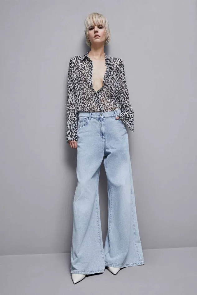 Patrizia Pepe Flowing Patterned Shirt White Black White Fantasy Apparel Shirts