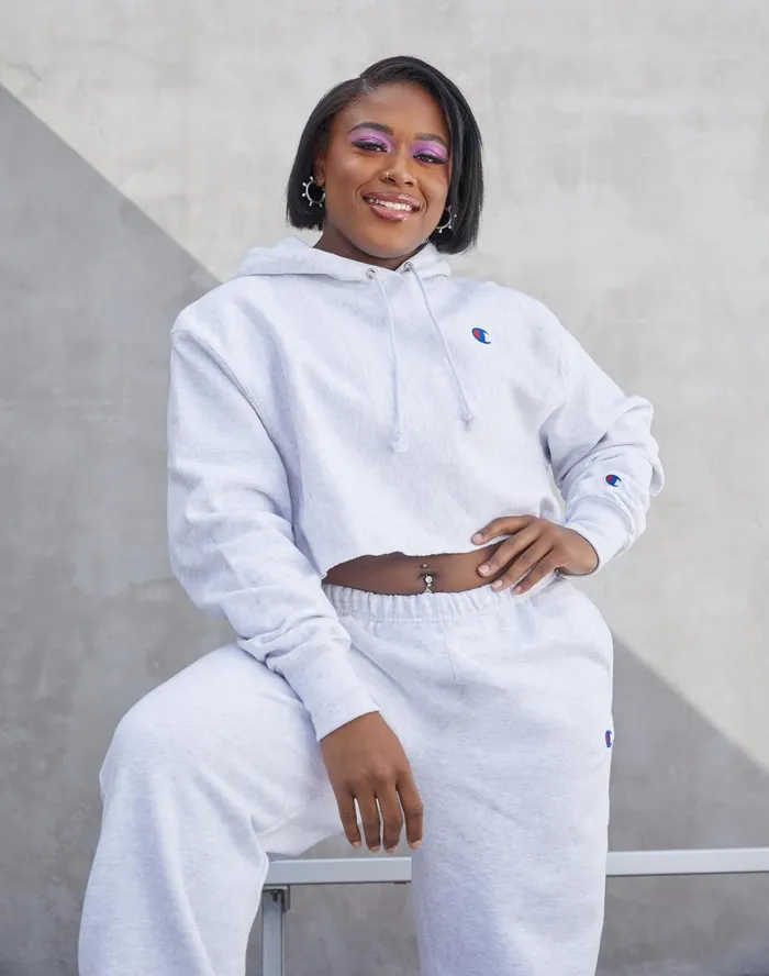 Reverse Weave CutOff Cropped Hoodie C Logo Black Women Champion Hoodies and Sweatshirts