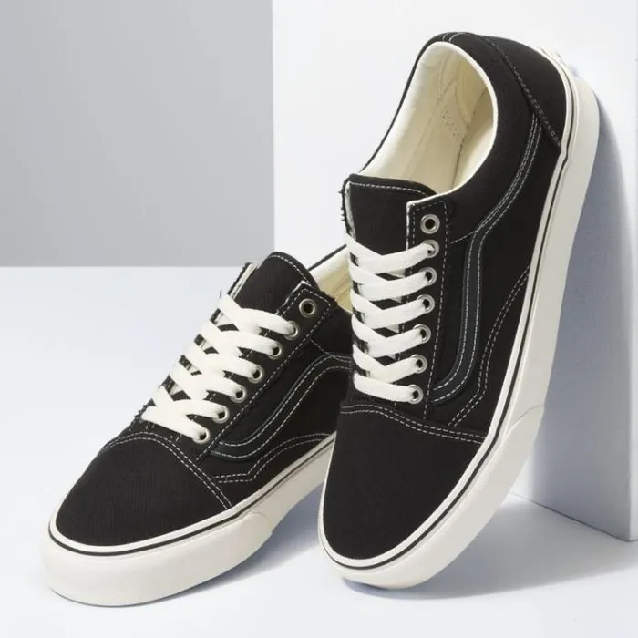 Vans Earth Old Skool BlackMarshmallow MensWomens Classics Shoes