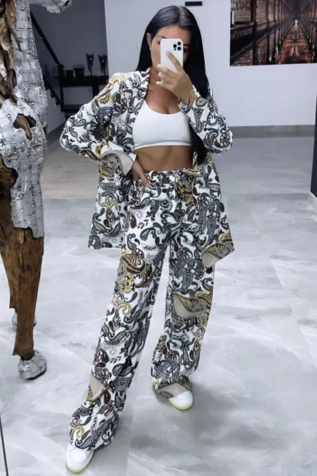 Women 2 Piece CoOrd Set Suit Blazer Belted Trousers In White Paisley Print White Brentiny Paris Pants