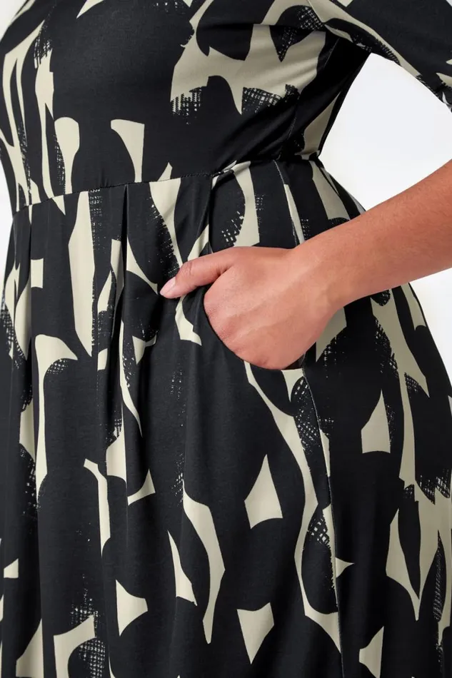 Women Black Curve Abstract Print Stretch Dress Roman Dresses