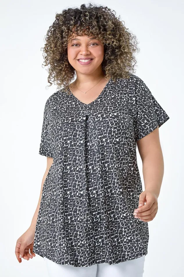 Women Black Curve Pleat Front Printed VNeck Stretch Top Roman Tops
