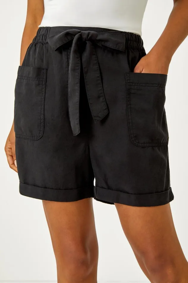 Women Black Elastic Tie Waist Pocket Shorts Roman Shorts
