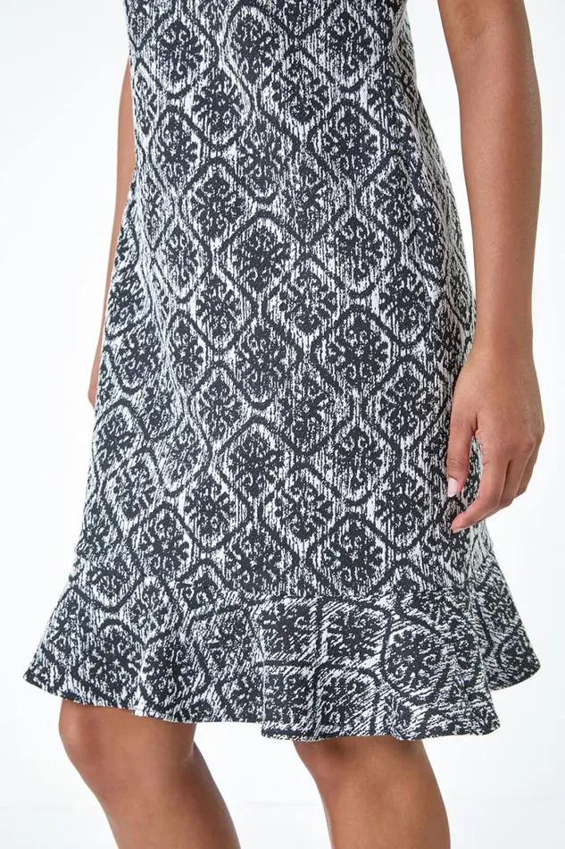 Women Black Geometric Print Frill Hem Dress Roman Dresses