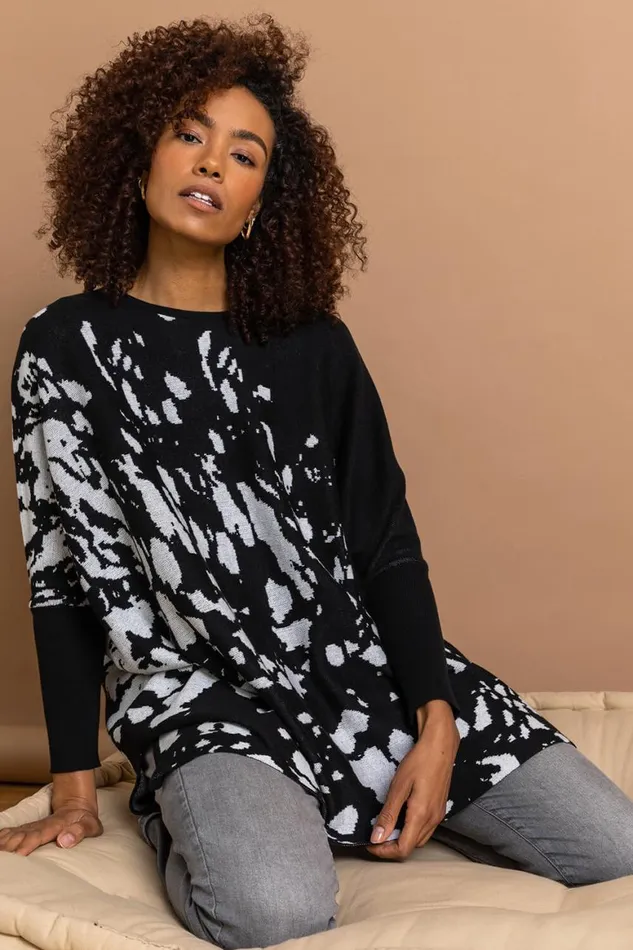 Women Black Relaxed Abstract Print Jumper Roman Knitwear