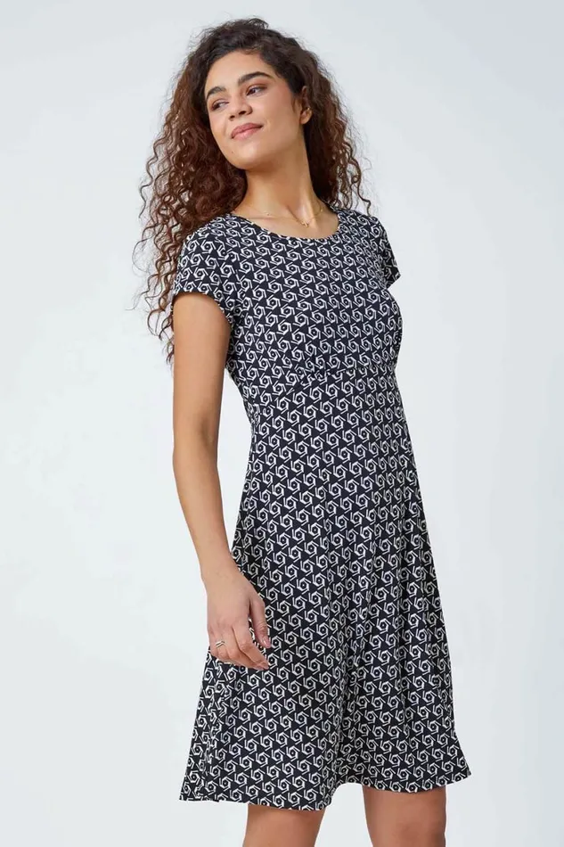 Women Black Textured Geometric Print Tea Dress Roman Dresses