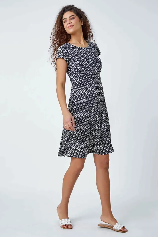 Women Black Textured Geometric Print Tea Dress Roman Dresses