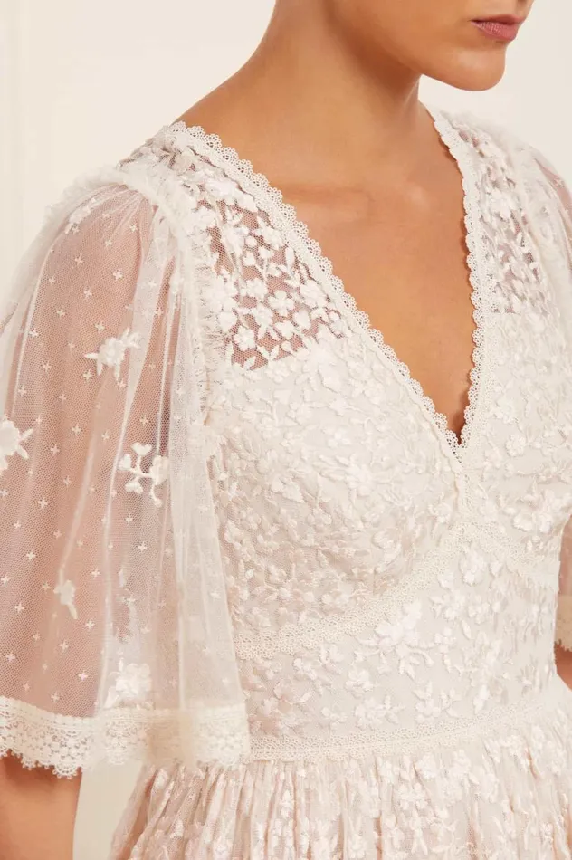 Women Embroidered Dresses Needle and Thread Sweetheart Lace Gown Champagne Women Embroidered Dresses Needle and Thread Sweetheart Lace Gown Champagne