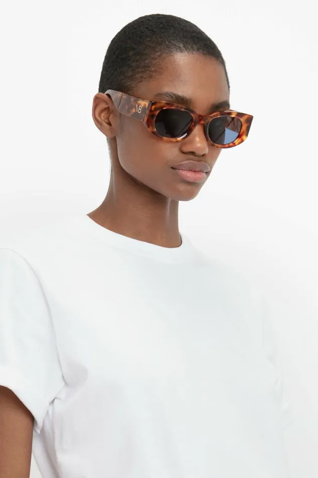 Women Eyewear Victoria Beckham Monogram Detail Sunglasses In Blonde Havana