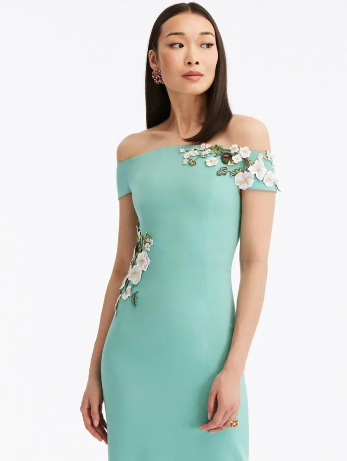 Women Gowns and Caftans Oscar De La Renta Off Shoulder Geranium Threadwork Gown Sagewhite Women Gowns and Caftans Oscar De La Renta Off Shoulder Geranium Threadwork Gown Sagewhite