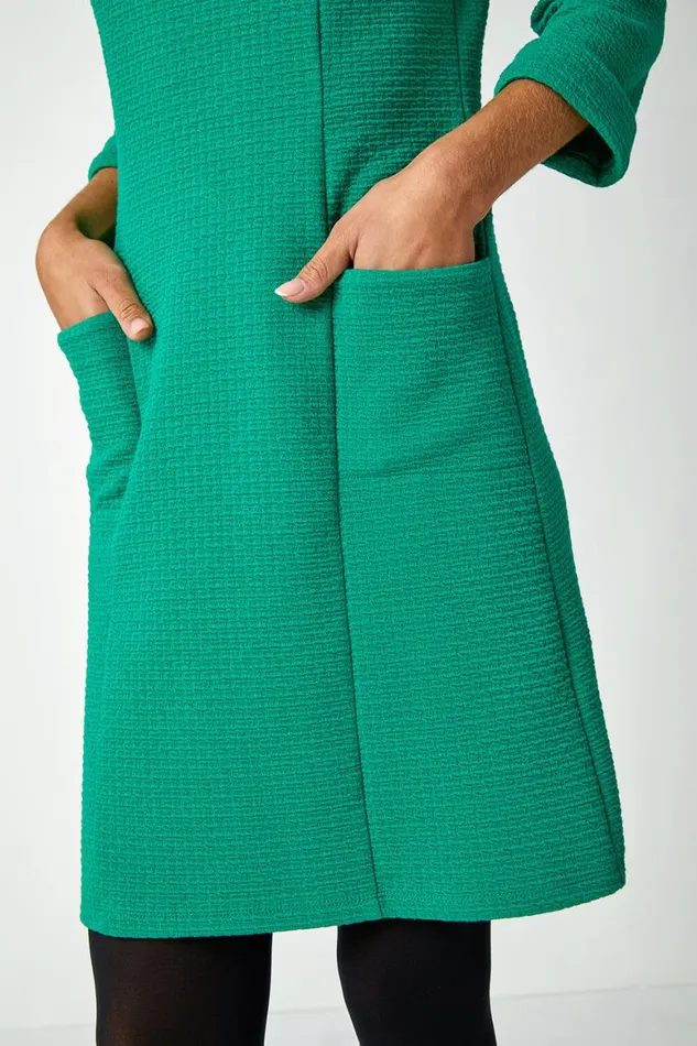 Women Green Textured Pocket Cotton Blend Shift Dress Roman Dresses