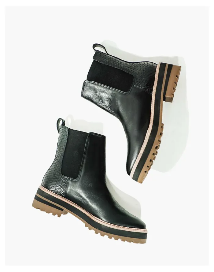 Women KAANAS Pontevedra Chelsea Bootie Black Madewell Boots