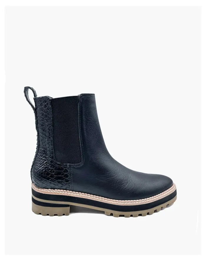 Women KAANAS Pontevedra Chelsea Bootie Black Madewell Boots Women KAANAS Pontevedra Chelsea Bootie Black Madewell Boots