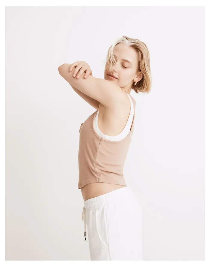Women MWL Ribbed Split Neck Crop Tank Sandstone Madewell Activewear Women MWL Ribbed Split Neck Crop Tank Sandstone Madewell Activewear