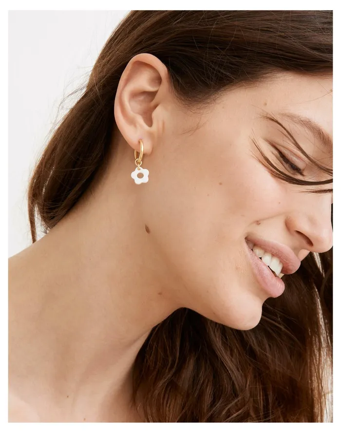 Women Retro Daisy Mother Of Pearl Huggie Hoop Earrings Vintage Gold Madewell Earrings Women Retro Daisy Mother Of Pearl Huggie Hoop Earrings Vintage Gold Madewell Earrings