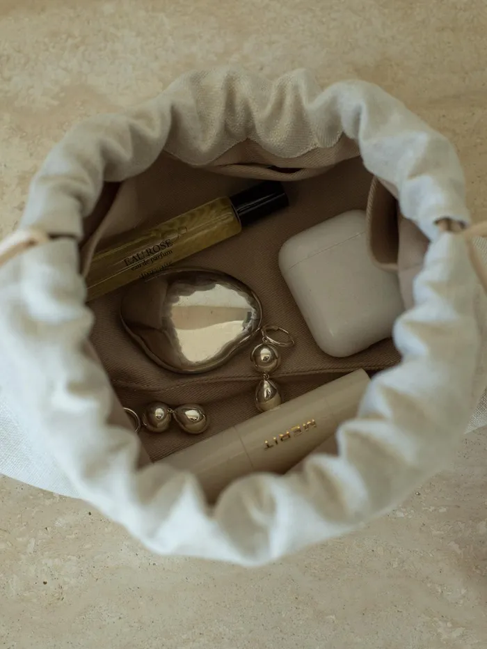 Women The Everyday Pouch Bag In Neutral Linen The UNDONE Bags